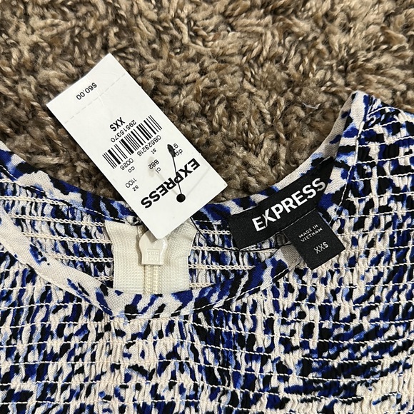 NWT Express Short Sleeve Patterned peplum top - Picture 2 of 6